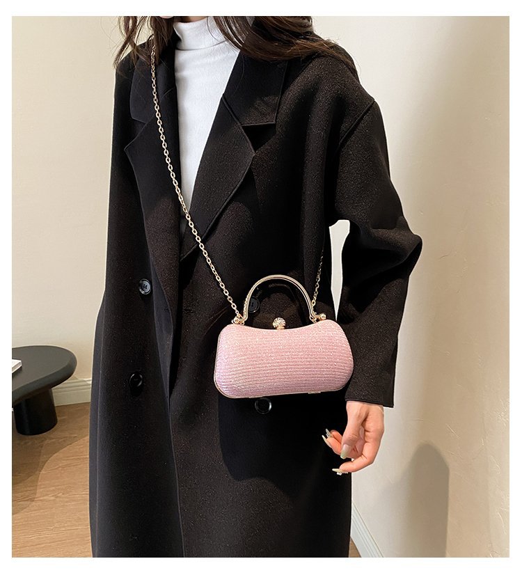 Trendy Women Lock Buckle Shoulder Bag